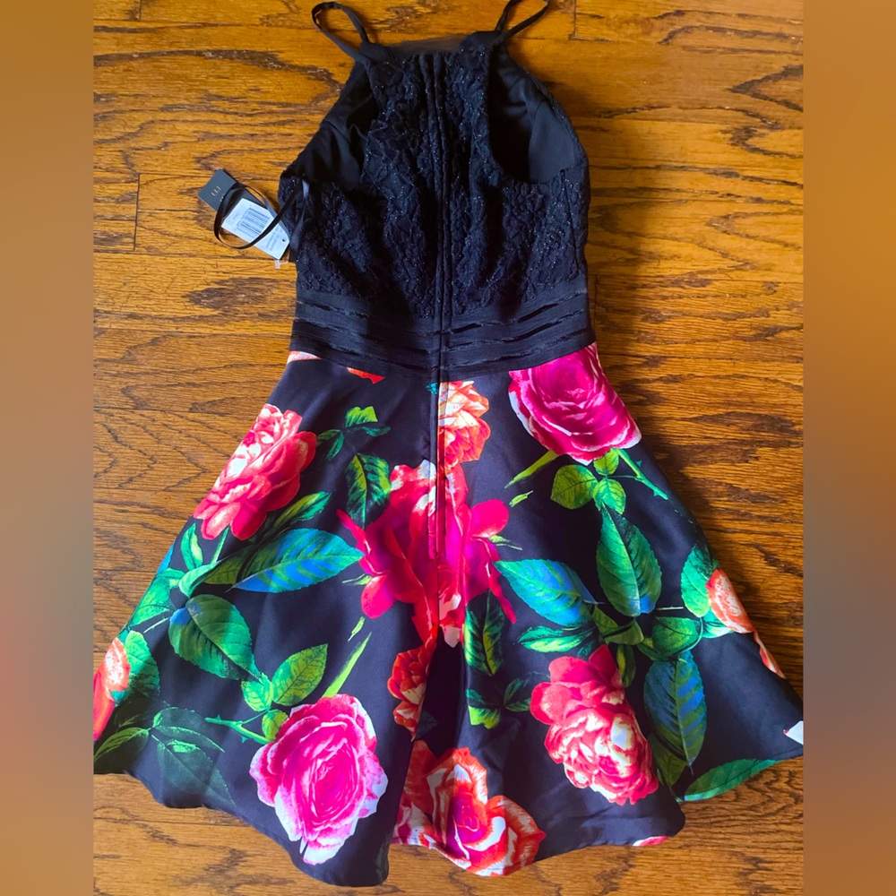 Brand New with Tags Beautiful City Vibe Party Dress. Size 0. - Picture 2 of 10